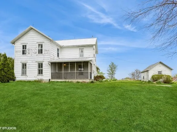 5110 Black Hawk Ave SW, Wellman, IA 52356