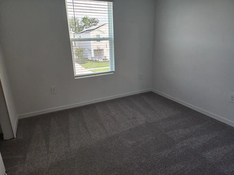 743 Hazelwood Ct — Photo 18