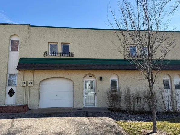 219 Castillian Blvd, Hays, KS 67601