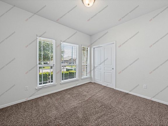 4th image of 516 Cross Dr