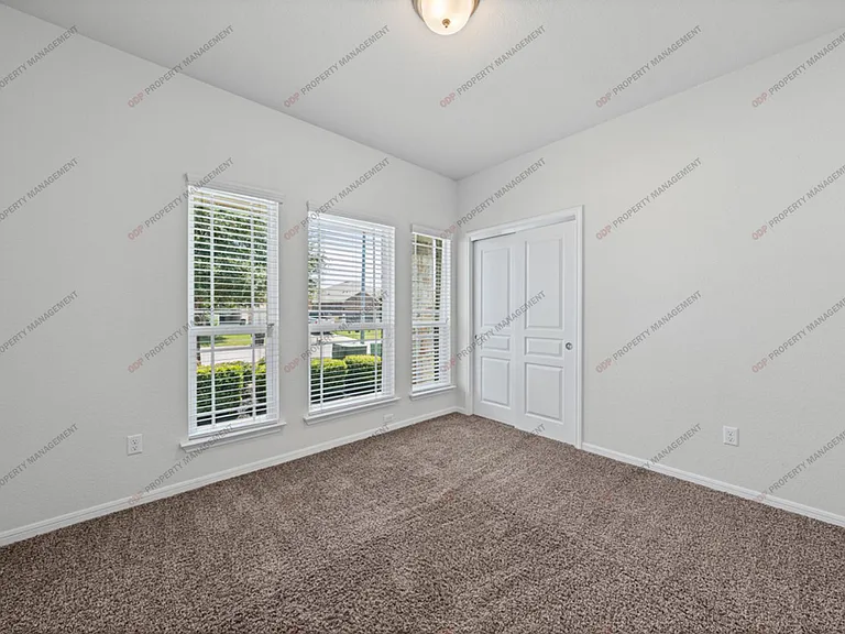 516 Cross Dr — Photo 4
