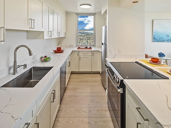5th image of 2600 Pualani Way APT 3101