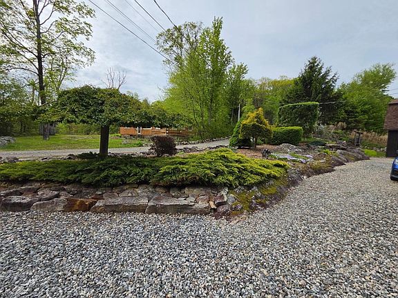 4th image of 103 Cherry Ridge Rd