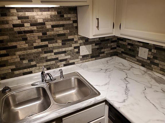 2nd image of 832 Wentworth Ave APT 5