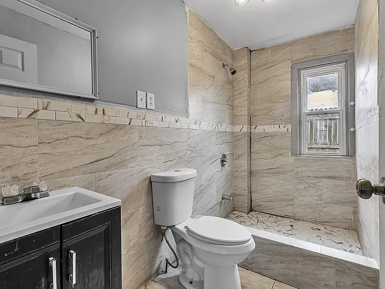 53 Sirret St #1 — Photo 10