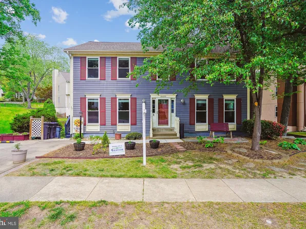 16028 Fairway Dr, Dumfries, VA 22025