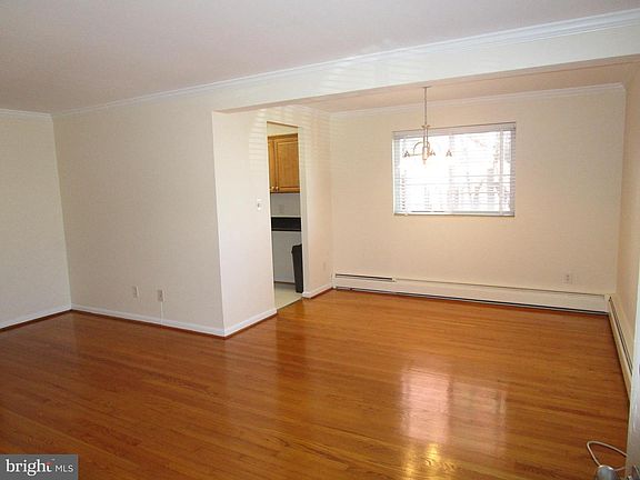 3rd image of 6 Leadbeater St #101