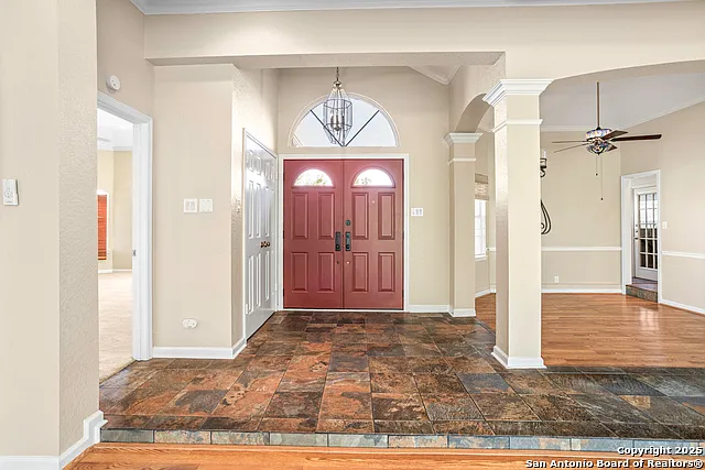 723 Sendera St — Photo 4