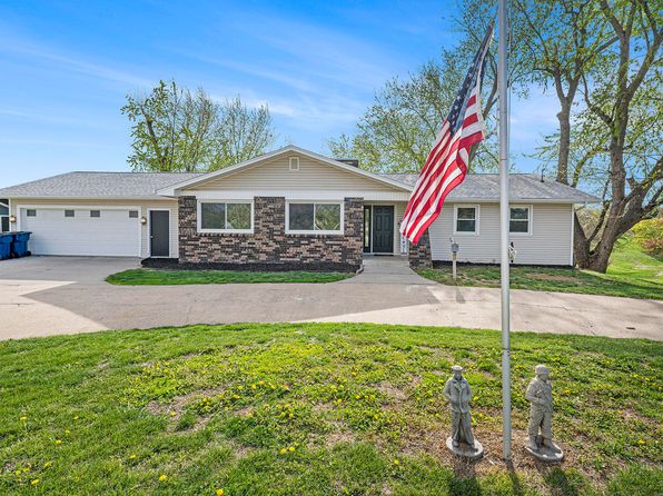 57020 221st St, Glenwood, IA 51534