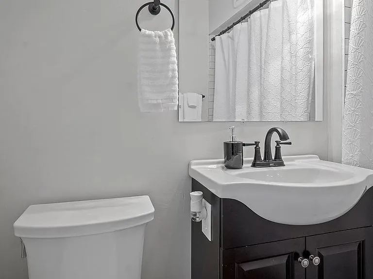 531 Green End Ave #1 — Photo 10