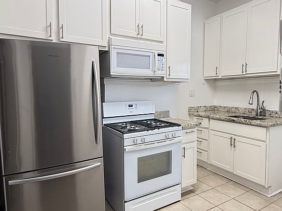 5th image of 1133 Fern St #A