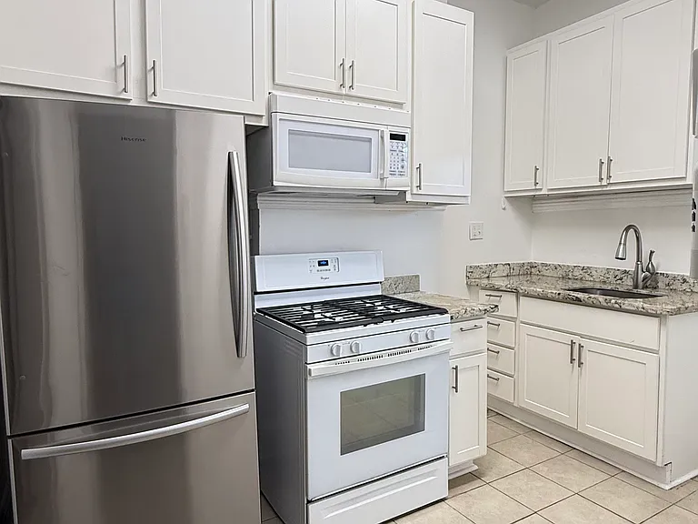 1133 Fern St #A — Photo 5