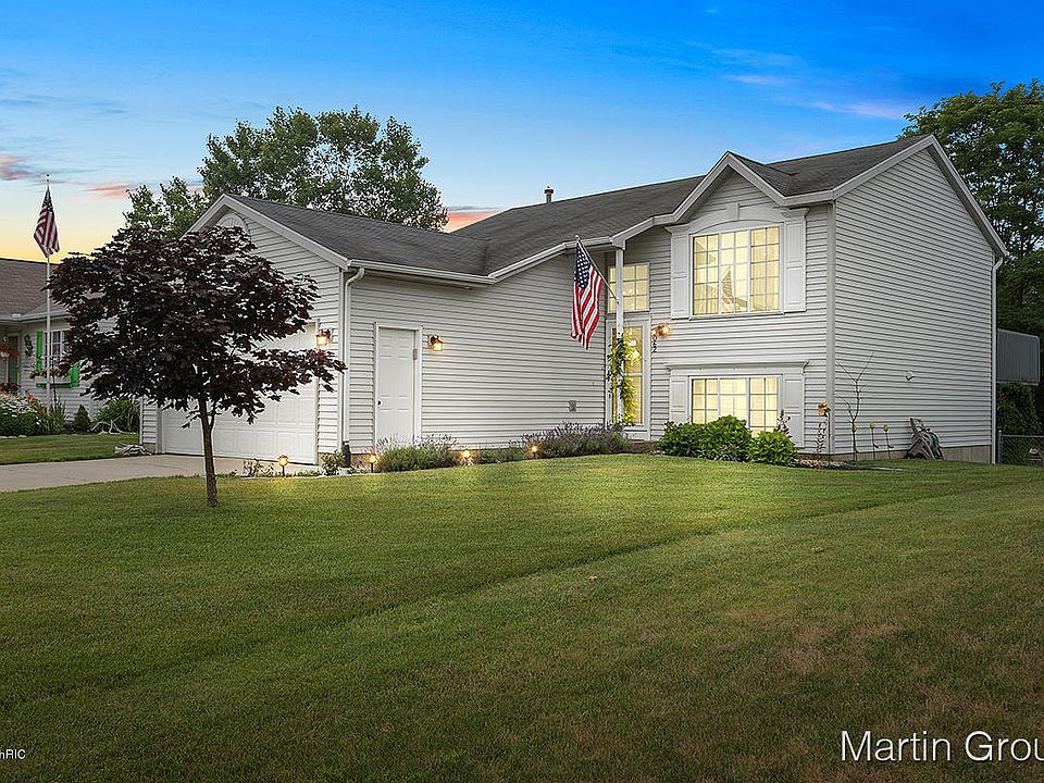 3062 Burritt St NW, Grand Rapids, MI 49504 Zillow