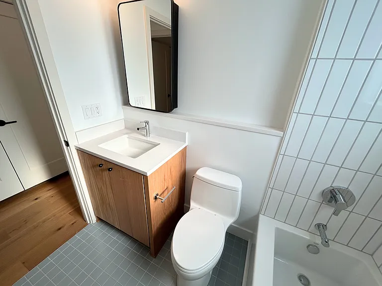 1003 E Washington St — Photo 31