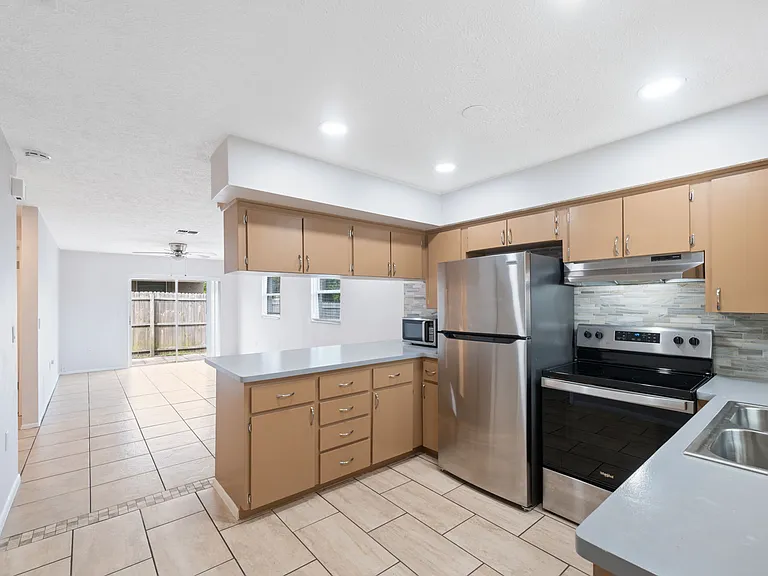 5431 Beach St #5431 — Photo 3