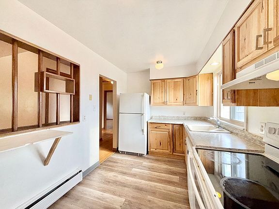 4th image of 225 Elmwood Dr