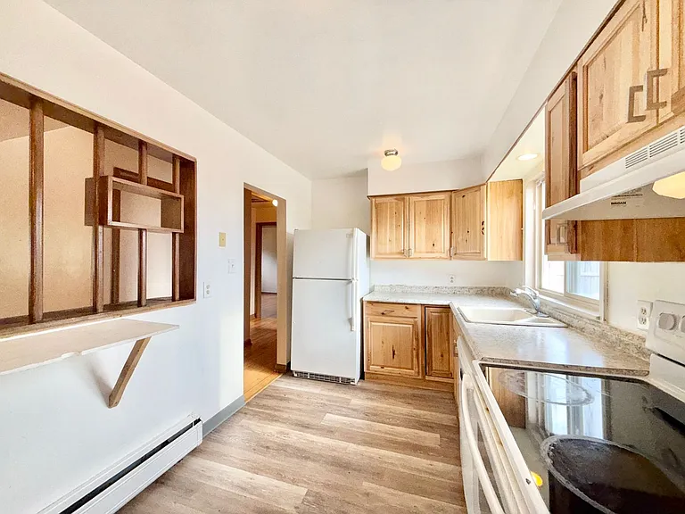 225 Elmwood Dr — Photo 4