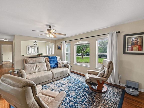 3rd image of 20350 Orchard Lane St