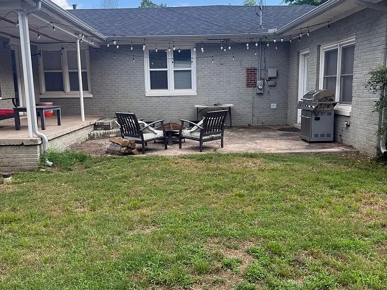 1215 Westlawn Dr — Photo 33