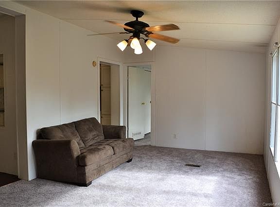3rd image of 151 River Breeze Dr