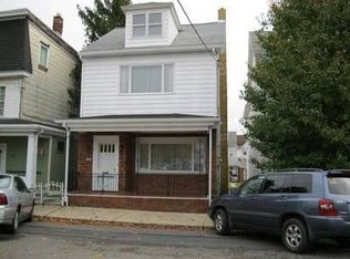 25 S Chestnut St, Mount Carmel, PA 17851