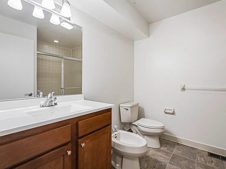 Carriage Hill Apartments — Photo 8