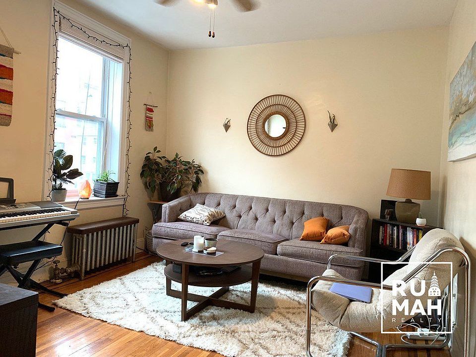 1st image of 135 Manhattan Ave #2
