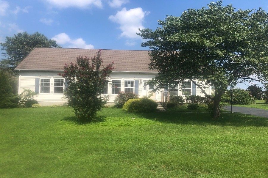 1st image of 23047 Deep Creek Dr