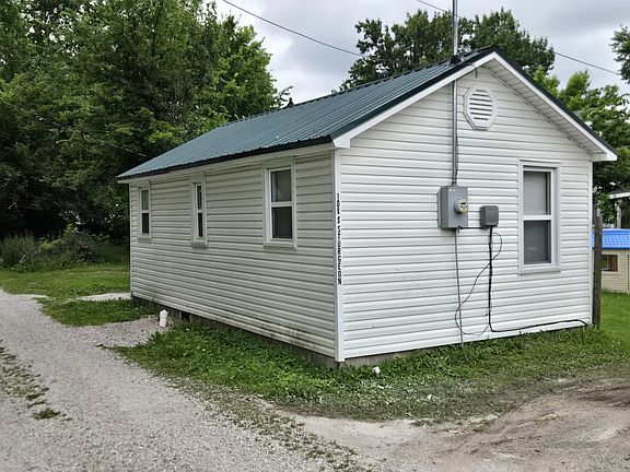 2nd image of 108 S Sturgeon St