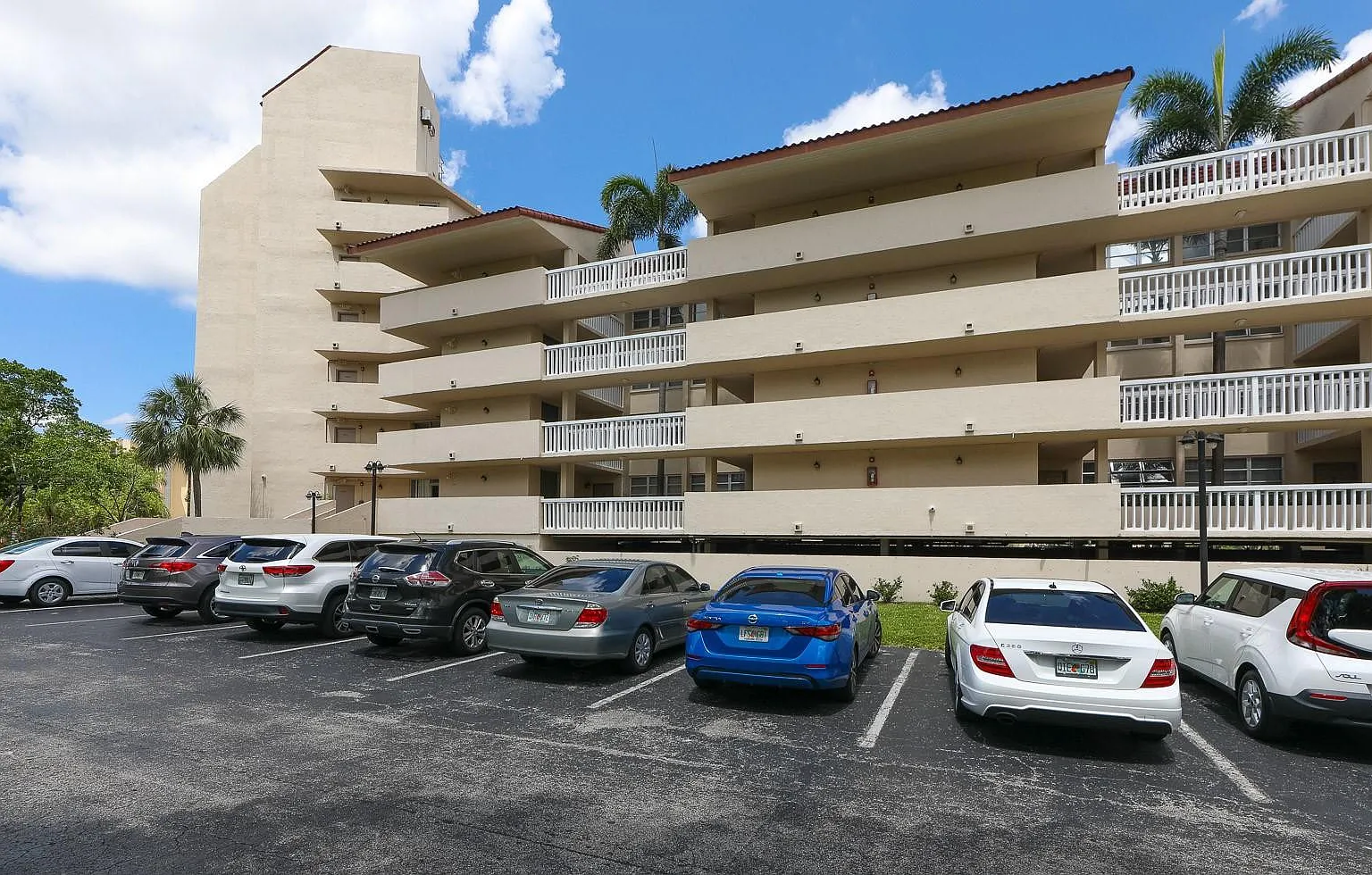1 bed, 1.5 bath, 792 sqft, $1,550 — Photo 4