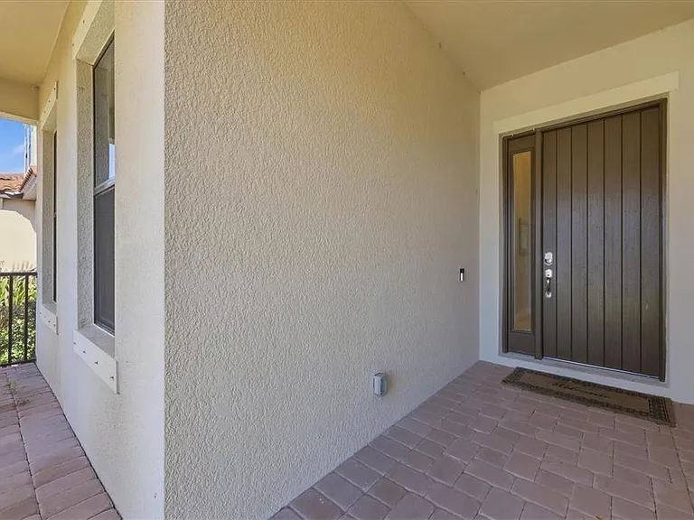 5423 Title Row Dr — Photo 3