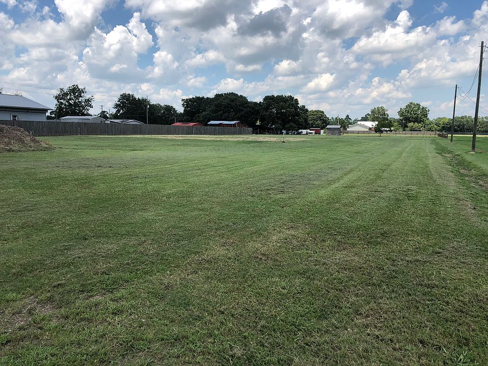2nd image of Saddle Dr