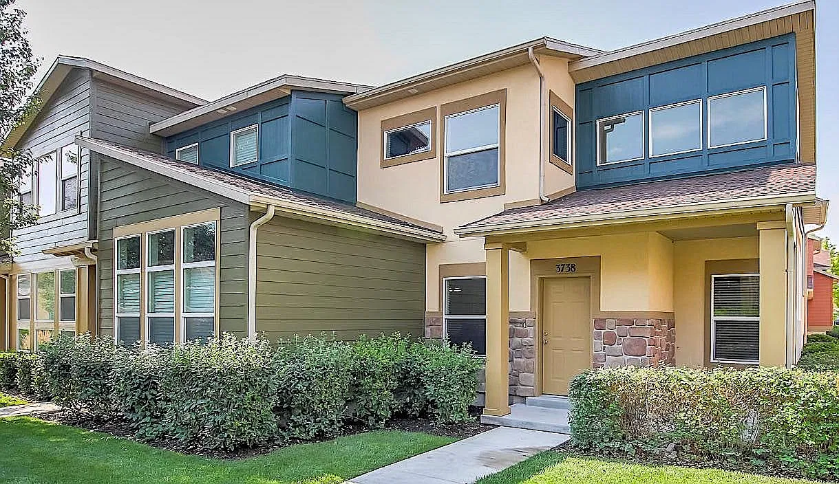 3 bed, 2.5 bath, 1520 sqft, $2,175 — Photo 3