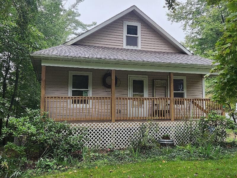 1st image of 1046 Amelia St