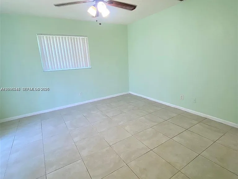 2345 Douglas St — Photo 34