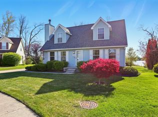 875 Barren Oaks Dr, Pontiac, MI 48341