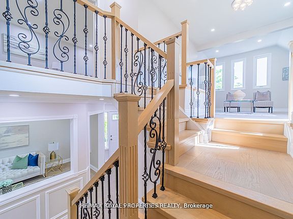 4th image of 1639 Middleton St S