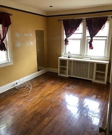 2nd image of 840 Seaman Ave E APT 2