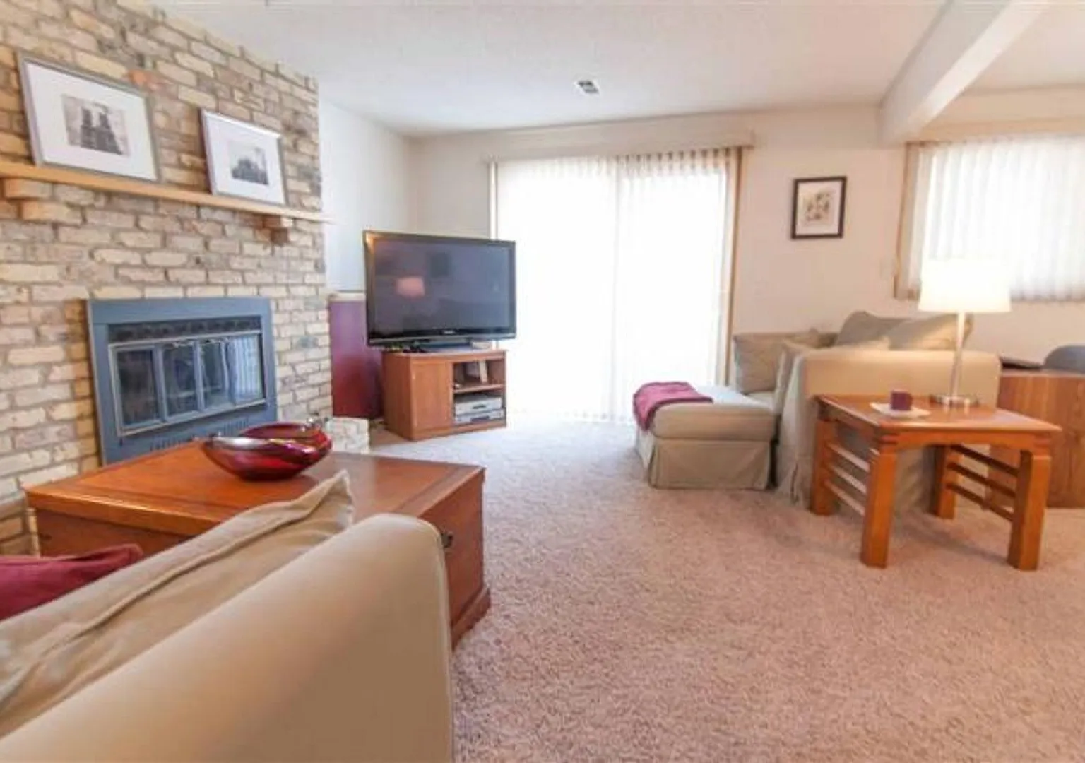 Checkout This 2bed 2bath Townhome in Bloomington! — Photo 3