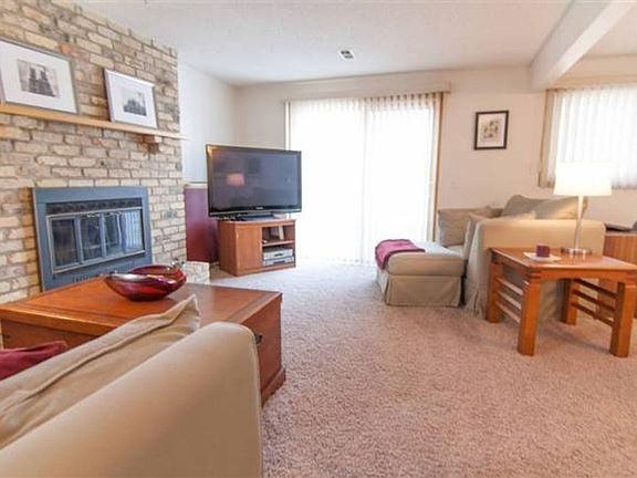 3rd image of 10435 Decatur Cir