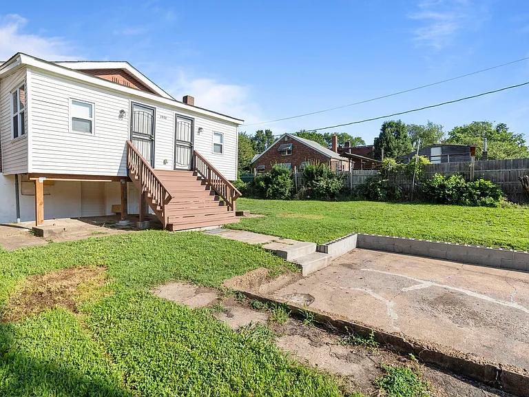 3932 Missouri Ave — Photo 5