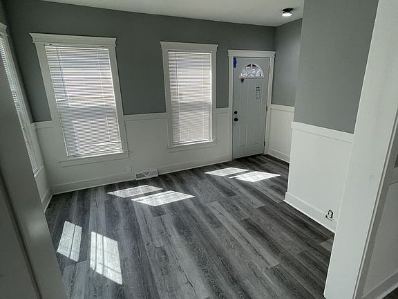 4th image of 9332 S Luella Ave