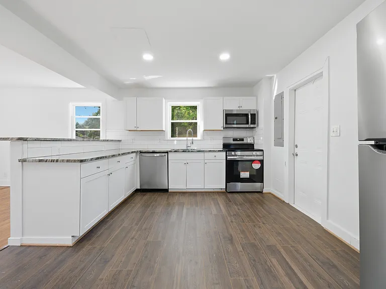 302 Marlin Dr — Photo 8