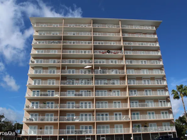 404 S Beach St, Daytona Beach, FL 32114