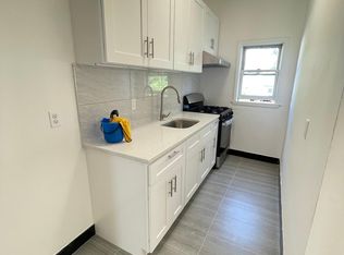 225 Targee St #1R, Staten Island, NY