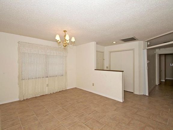 3rd image of 1619 Dogwood Ln