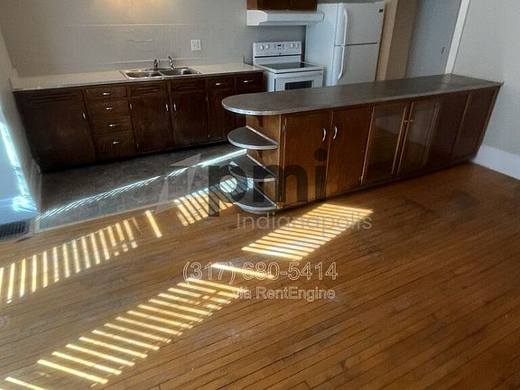 4th image of 1214 S Washington St APT A