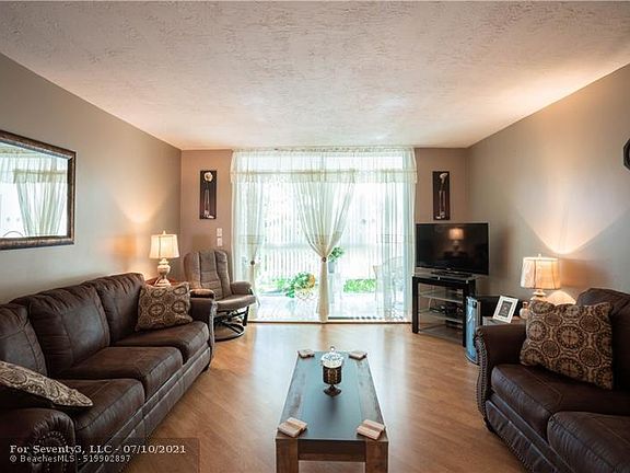3rd image of 2851 Somerset Dr APT 416