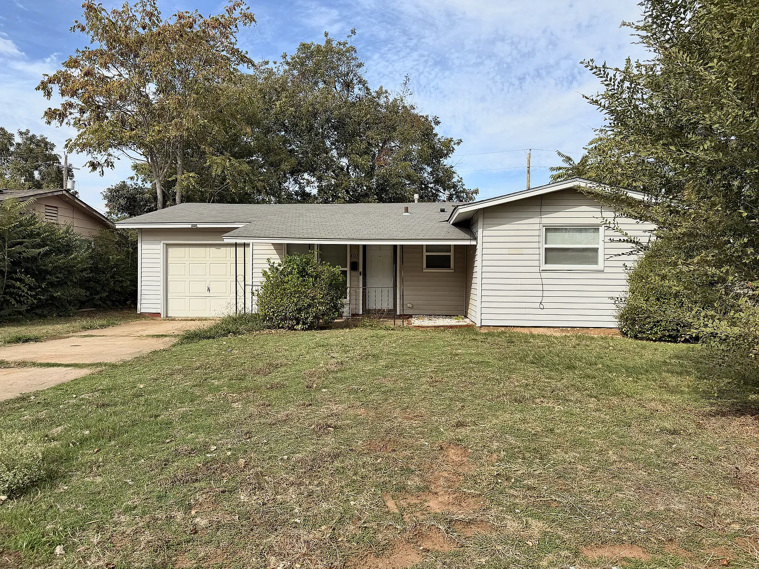3 bed, 800 sqft, $1,000 — Photo 1