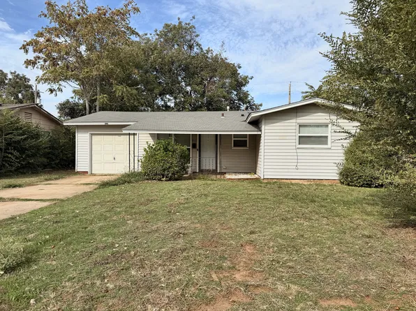 407 NW Greenmeadow Dr, Lawton, OK 73507
